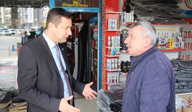 PROJELERİNİ VATANDAŞA ANLATIYOR