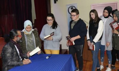 ÜNLÜ YAZAR ÇORUM’DA KİTAPLARINI İMZALADI