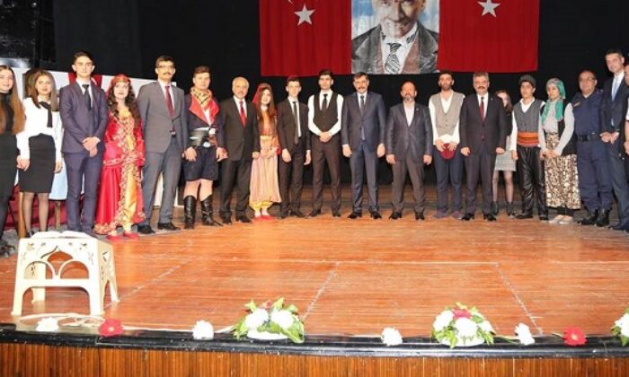 İSTİKLAL MARŞININ KABULÜ COŞKUYLA KUTLANDI