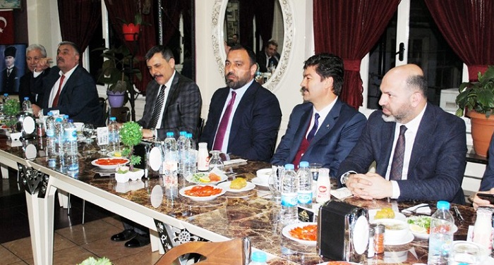 HAMZA YERLİKAYA ESNAFLARLA BULUŞTU