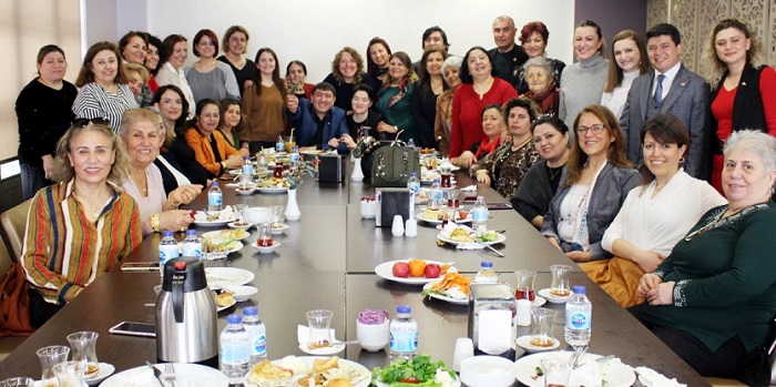 KADINLAR TOPLUMUN HER ALANINDA OLMALI