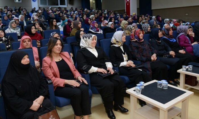 KADINLARA BİLGİLENDİRME SEMİNERİ