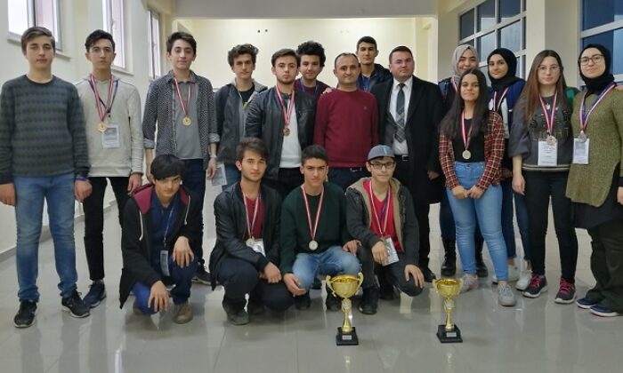 SATRANÇTA ÖĞRENCİLERİN SEVİNDİREN BAŞARISI