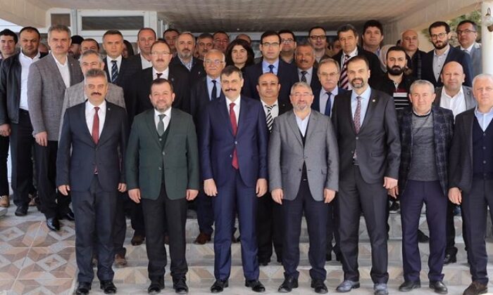 VALİ ÇİFTÇİ İŞADAMLARI İLE GÖRÜŞTÜ