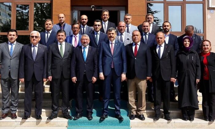 BAŞKAN VE ÜYELERDEN VALİ’YE ZİYARET