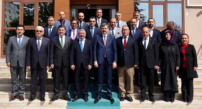 BAŞKAN VE ÜYELERDEN VALİ’YE ZİYARET