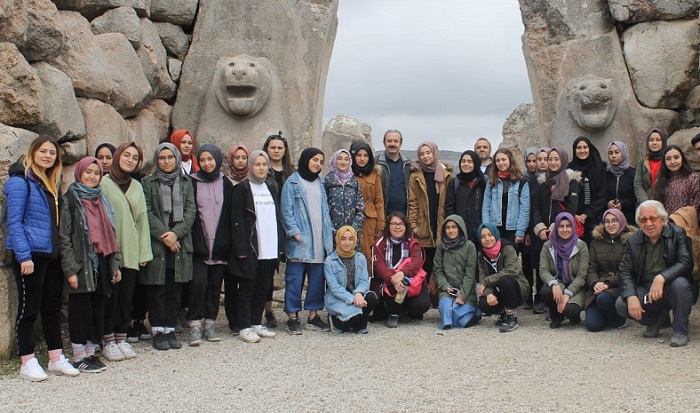 GENÇLERDEN DOĞA YÜRÜYÜŞÜ VE ÇEVRE TEMİZLİĞİ