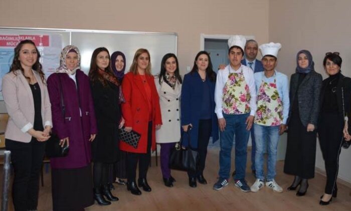 ALACA’DA EĞİTİM KURUMLARINI ZİYARET ETTİ