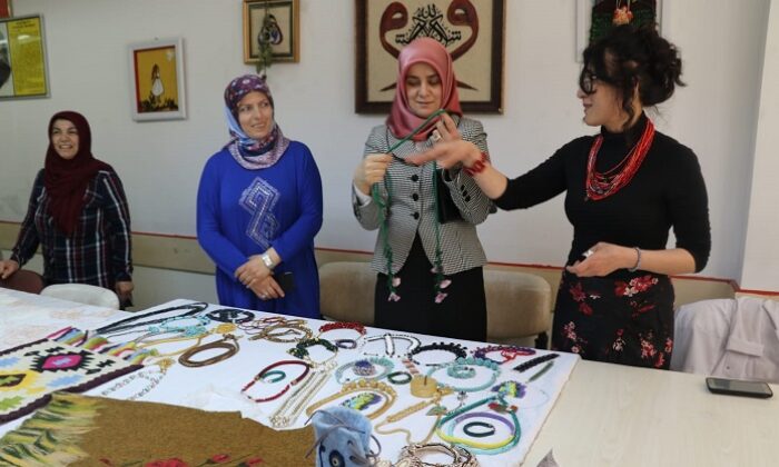 AZİME ÇİFTÇİ’DEN KURSLARA ÖZEL İLGİ