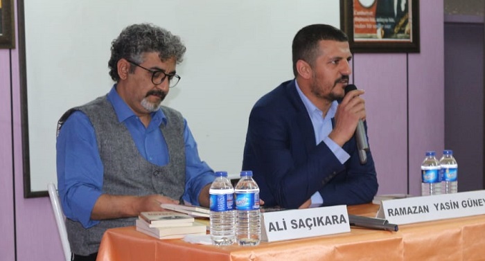 ÖĞRENCİLER YAZARLARLA BULUŞTU