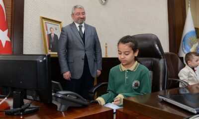 AŞGIN KOLTUĞUNU ZÜMRA’YA BIRAKTI
