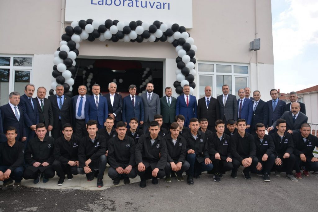 MERCEDES BENZ LABORATUVARI AÇILDI