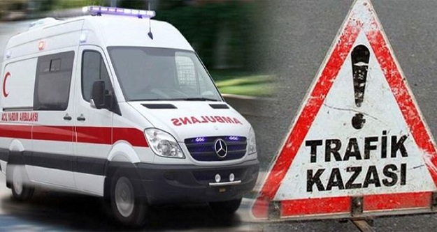 KAZA YAPAN ARAÇLARA ÇARPTI: 1 AĞIR YARALI