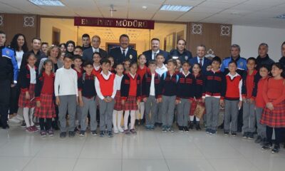 MİNİKLERDEN KOLCU’YA KUTLAMA ZİYARETİ