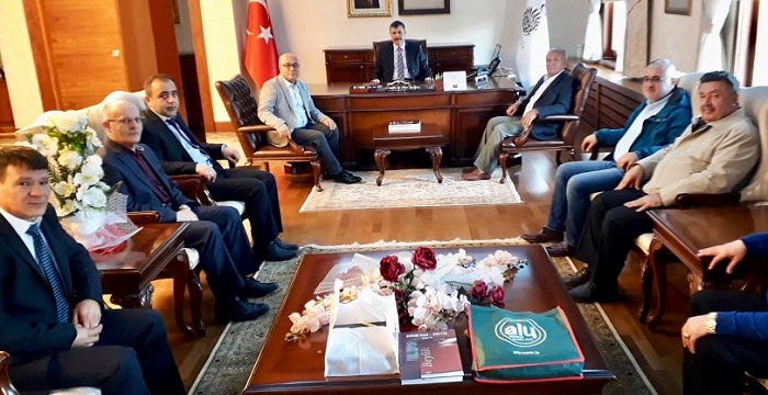 İLÇENİN SORUNLARINI VALİ’YE İLETTİLER