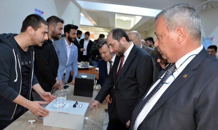 MÜHENDİSLİK ÖĞRENCİLERİ PROJELERİNİ SERGİLEDİ