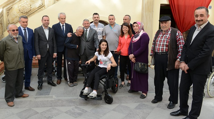 HAYIRSEVER ESNAFTAN ÖRNEK DAVRANIŞ