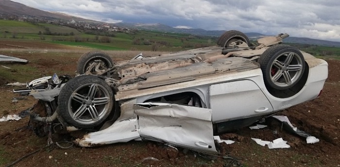 OTOMOBİL TAKLA ATTI:1 YARALI