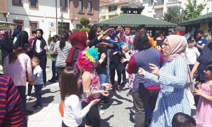 ÖZEL ÖĞRENCİLER ŞENLİKTE EĞLENDİ