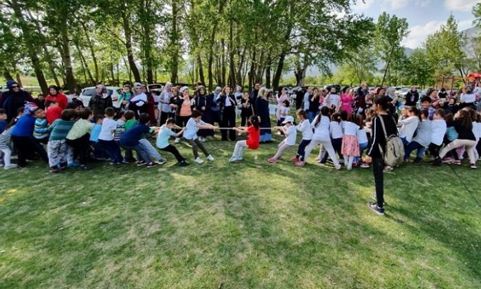 MİNİKLER PİKNİKTE GÖNÜLLERİNCE EĞLENDİ