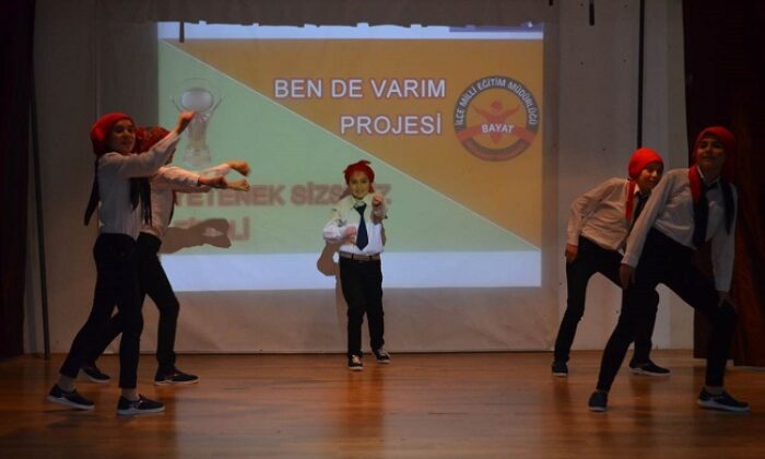 BAYATLI ÖĞRENCİLER BEN DE VARIM DEDİ