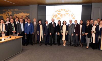 UNVANDA YÜKSELENLER CÜBBELERİNİ GİYDİ