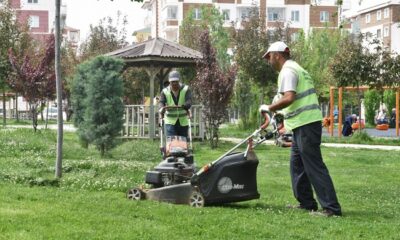 PARK VE BAHÇELERDE YOĞUN ÇALIŞMA
