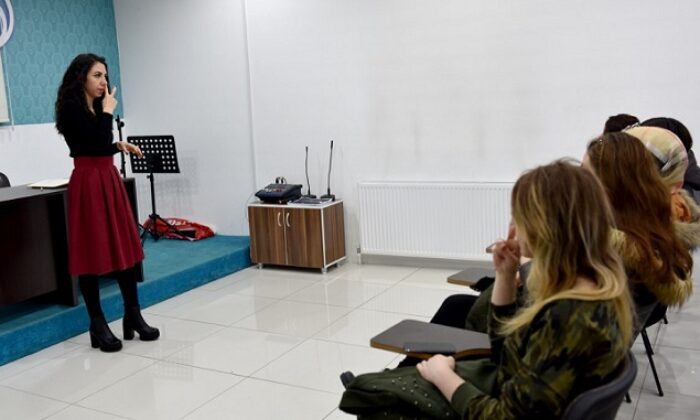 TDED’DEN ENGELLERİ AÇMAK İÇİN KURS