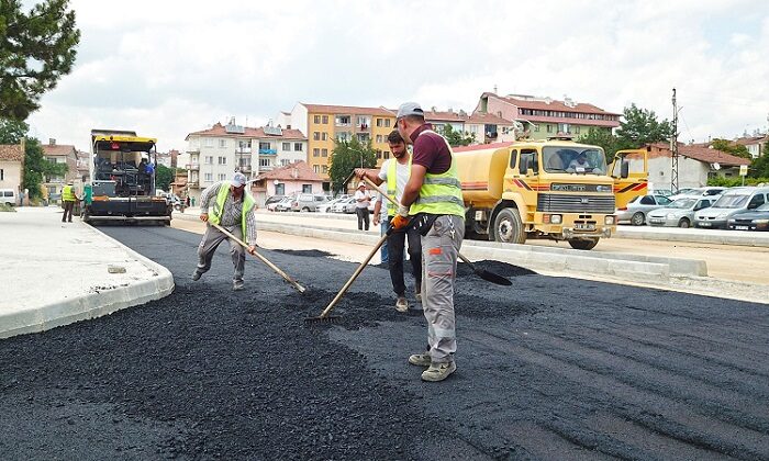 SEZONUN İLK ASFALT ÇALIŞMASI BAŞLADI