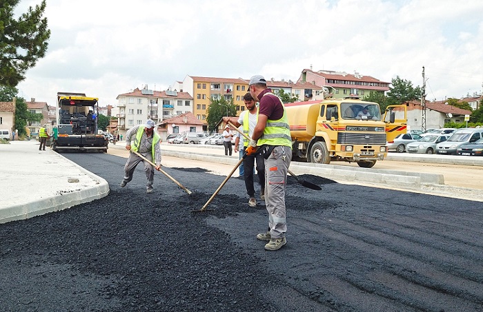 SEZONUN İLK ASFALT ÇALIŞMASI BAŞLADI