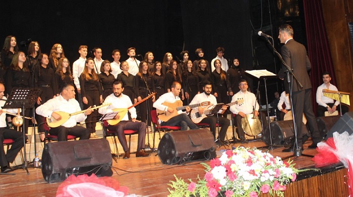 ATATÜRK LİSESİ THM KOROSU BEĞENİLDİ
