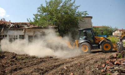 BELEDİYE 222 ADET METRUK BİNAYI YIKTI