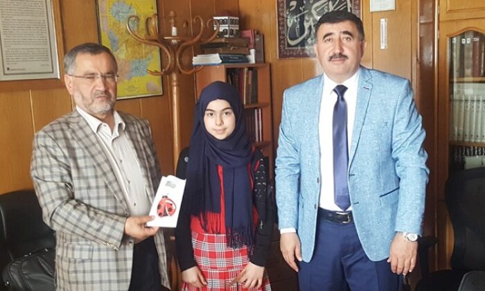 DERECEYE GİREN ÖĞRENCİLER ÖDÜL ALDI