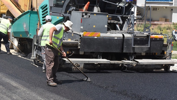 YAZI ÇARŞI KAVŞAĞI TRAFİĞE KAPATILDI