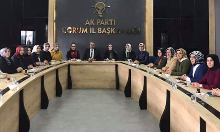 AK KADINLAR SREBRENİTSA SOYKIRIMINI KINADI