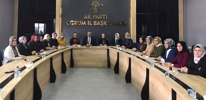 AK KADINLAR SREBRENİTSA SOYKIRIMINI KINADI