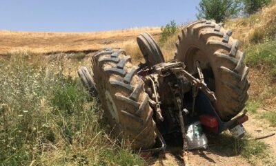TRAKTÖR DEVRİLDİ: 1 YARALI