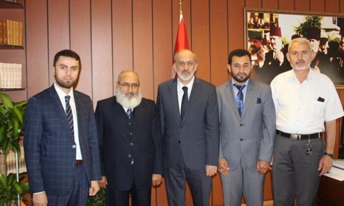 ŞİİR VE HUTBE YAZMADA YARIŞTILAR