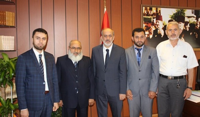 ŞİİR VE HUTBE YAZMADA YARIŞTILAR