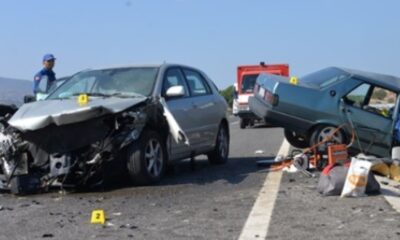 FECİ KAZADA 2 KİŞİ ÖLDÜ 2 AĞIR YARALI