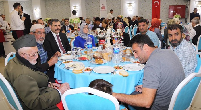 ŞEHİT VE GAZİLER ONURUNA YEMEK
