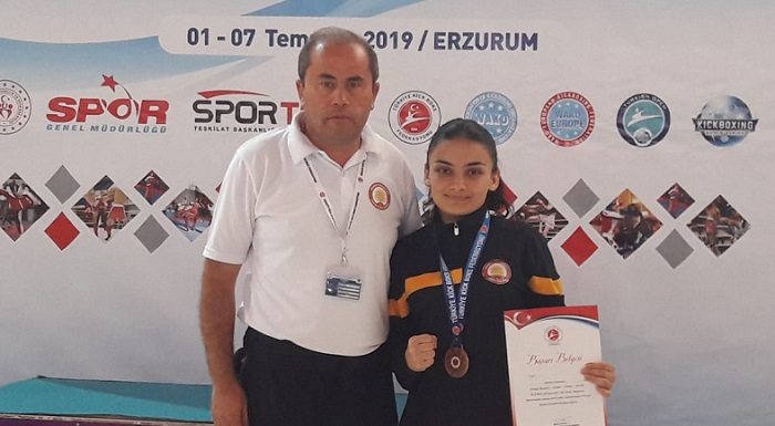 KİCK BOKS’TA TÜRKİYE ÜÇÜNCÜSÜ OLDU