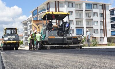 YENİ YAPILAN YOLLARDA ASFALT ÇALIŞMASI