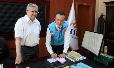 İLAHİYAT DEKANINDAN KURBAN BAĞIŞI