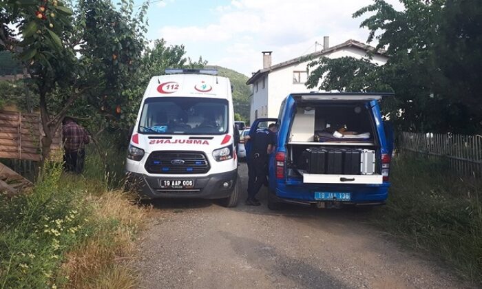 EVİNDE ÖLÜ OLARAK BULUNDU