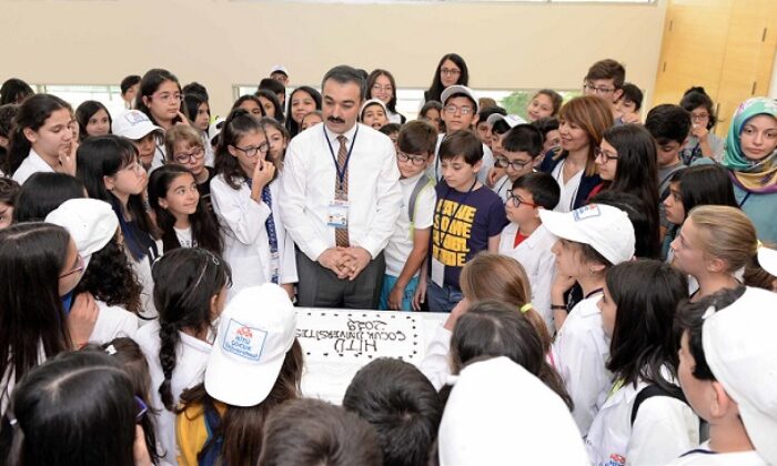 REKTÖR’DEN ÇOCUK ÜNİVERSİTESİNE ZİYARET