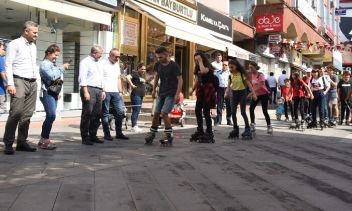 GENÇLERİN TALEPLERİNE DUYARSIZ KALMADI