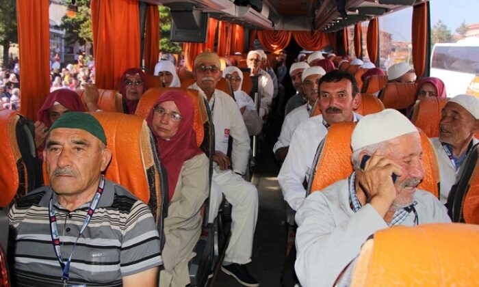 ÇORUM’DA İLK HAC KAFİLESİ YOLA ÇIKTI