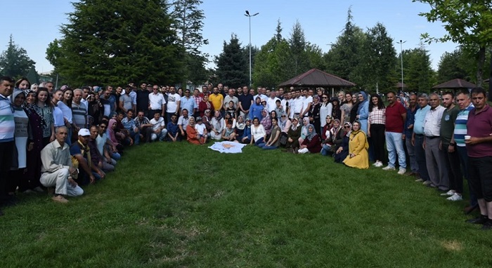 MERKEZ İLÇE TEŞKİLATI PİKNİKTE STRES ATTI