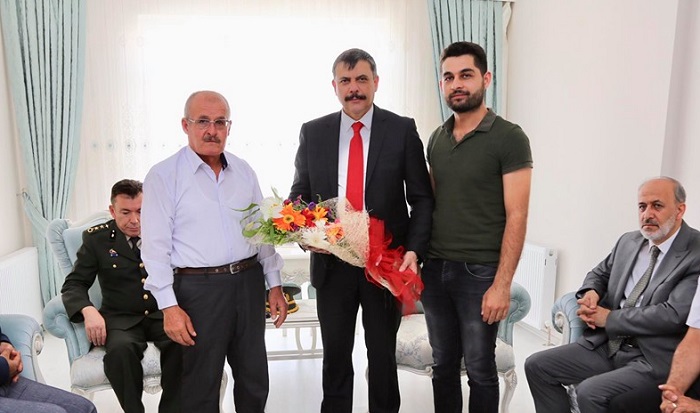 PROTOKOL ŞEHİT AİLELERİNİ ZİYARET ETTİ